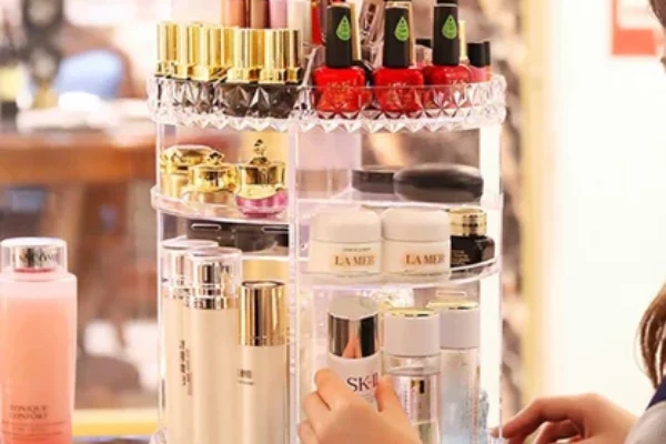 Rotating Cosmetic Storage Box